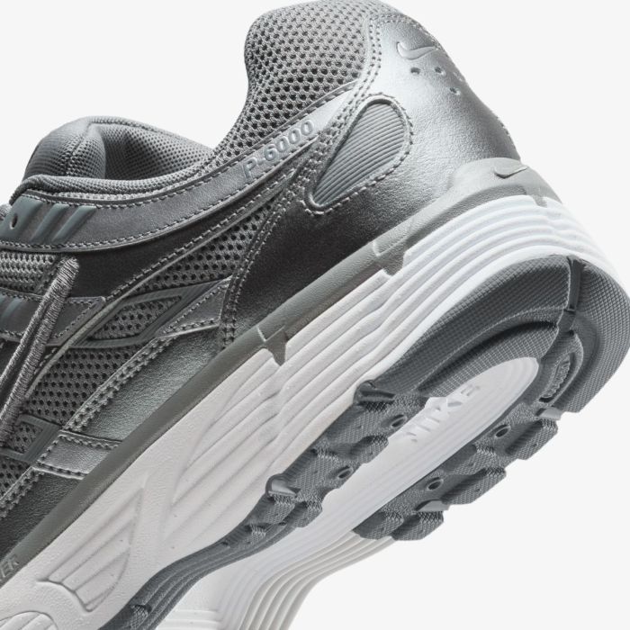 Кросівки Nike P-6000