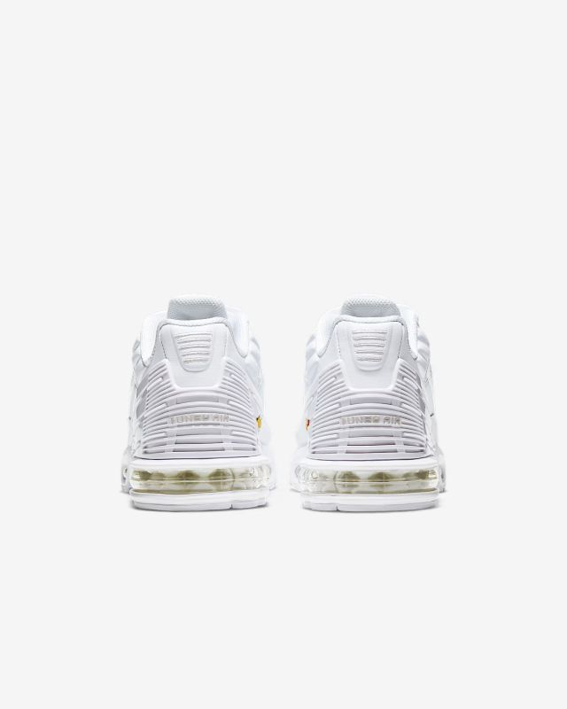 Кросівки Nike AIR MAX PLUS III
