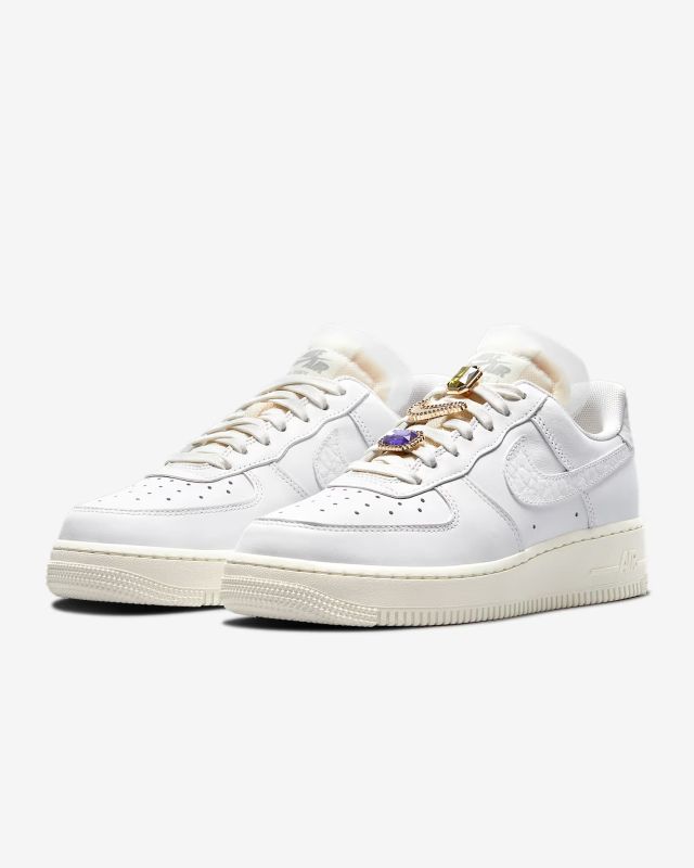 Кросівки Nike WMNS AIR FORCE 1 LO PRM