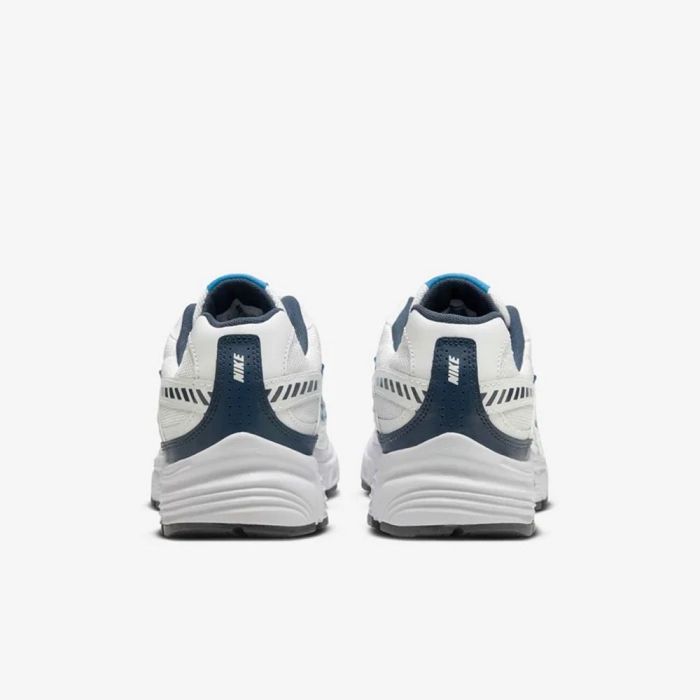 Кросівки Nike INITIATOR