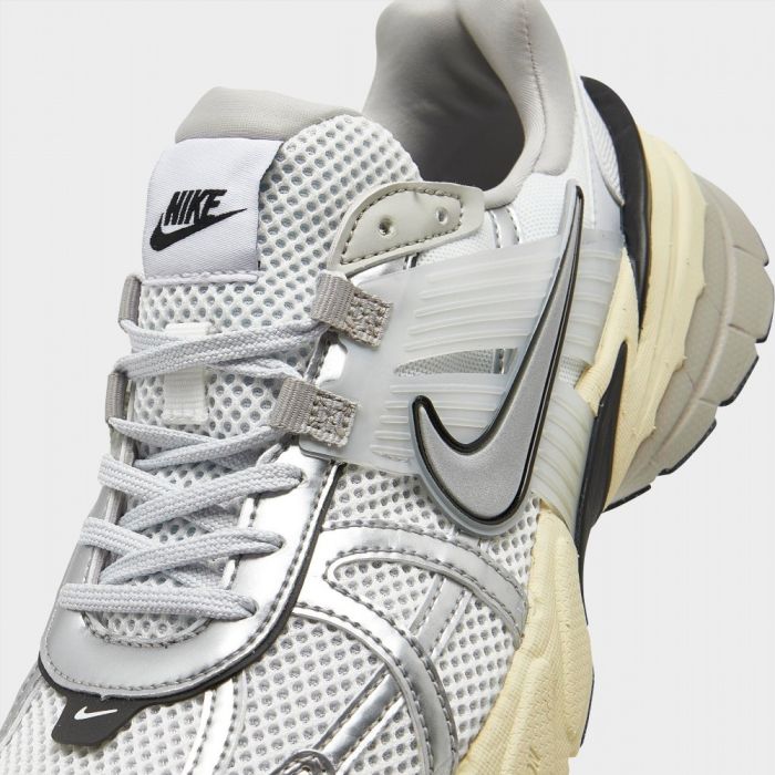 Кросівки Nike W V2K