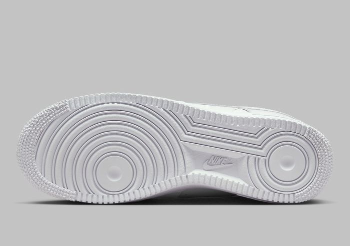 Кросівки Nike AIR FORCE 1 07 FLYEASE