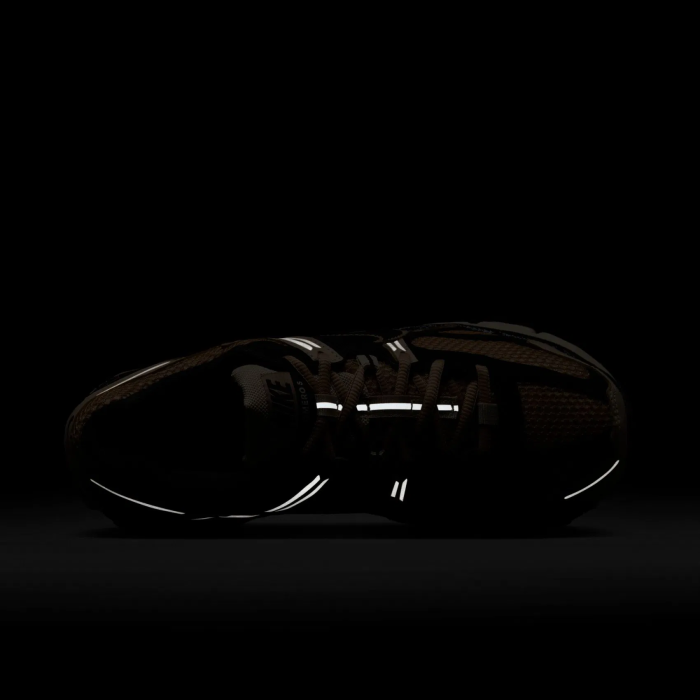 Кросівки Nike W NIKE ZOOM VOMERO 5