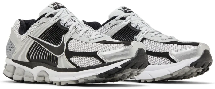 Кросівки Nike ZOOM VOMERO 5