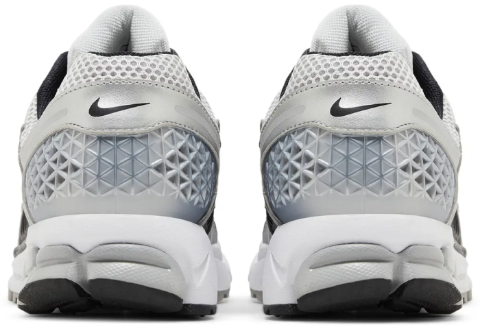 Кросівки Nike ZOOM VOMERO 5