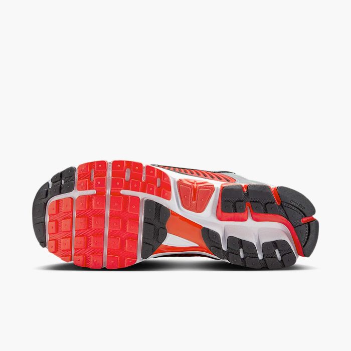 Кросівки Nike ZOOM VOMERO 5