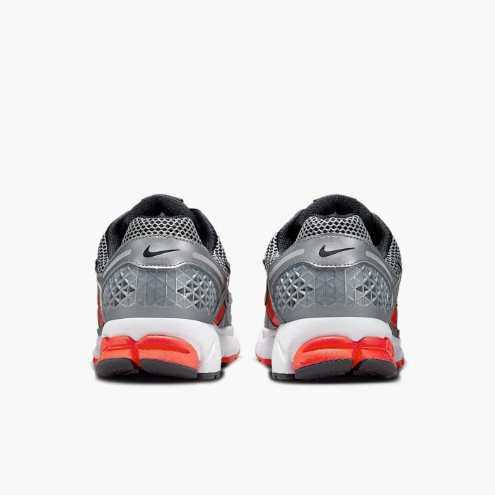 Кросівки Nike ZOOM VOMERO 5