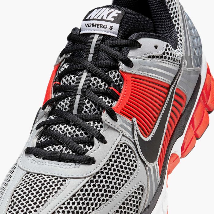 Кросівки Nike ZOOM VOMERO 5