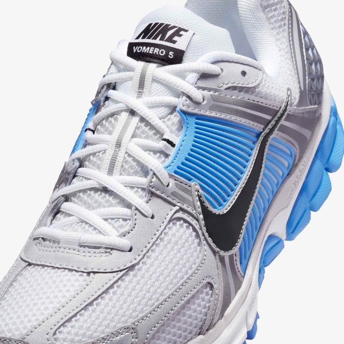 Кросівки Nike ZOOM VOMERO 5
