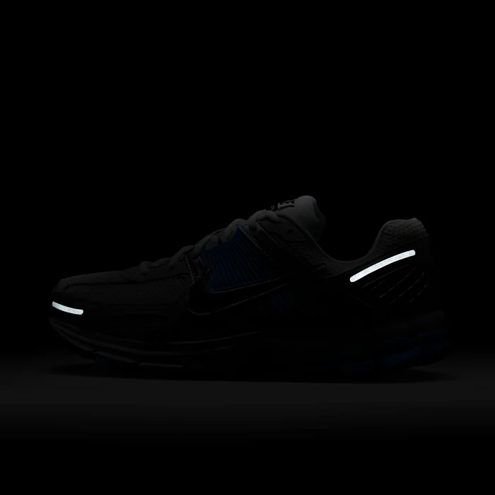Кросівки Nike ZOOM VOMERO 5