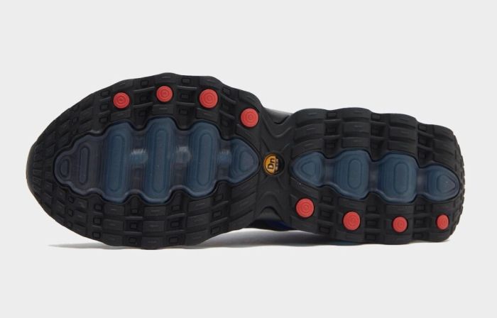 Кросівки Nike AIR MAX DN8