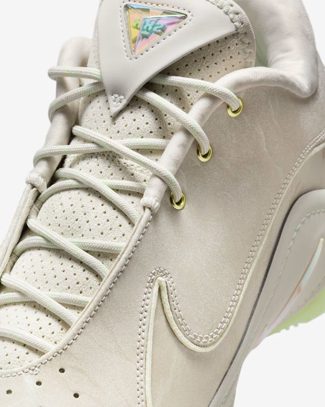 Кросівки Nike LEBRON XXII
