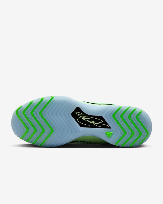 Кросівки Nike LBJ NXXT GENISUS