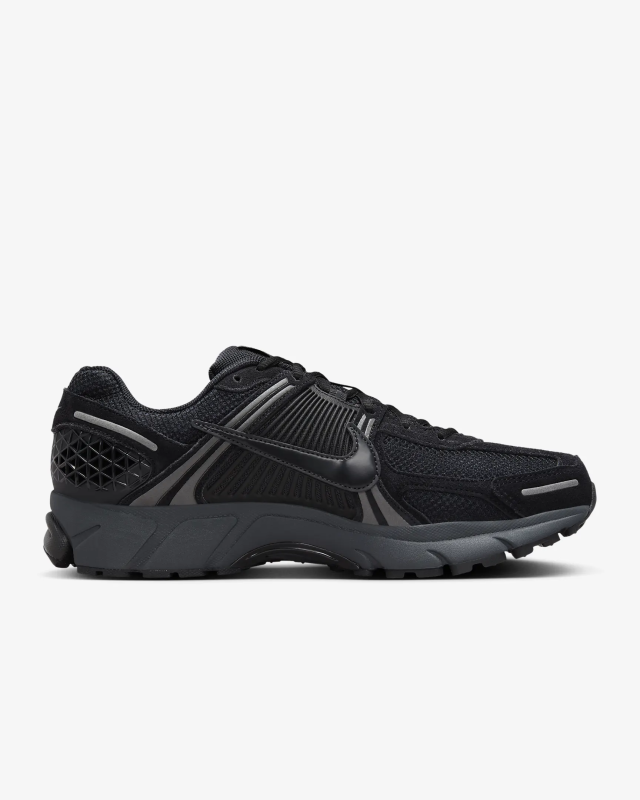 Кросівки Nike ZOOM VOMERO 5