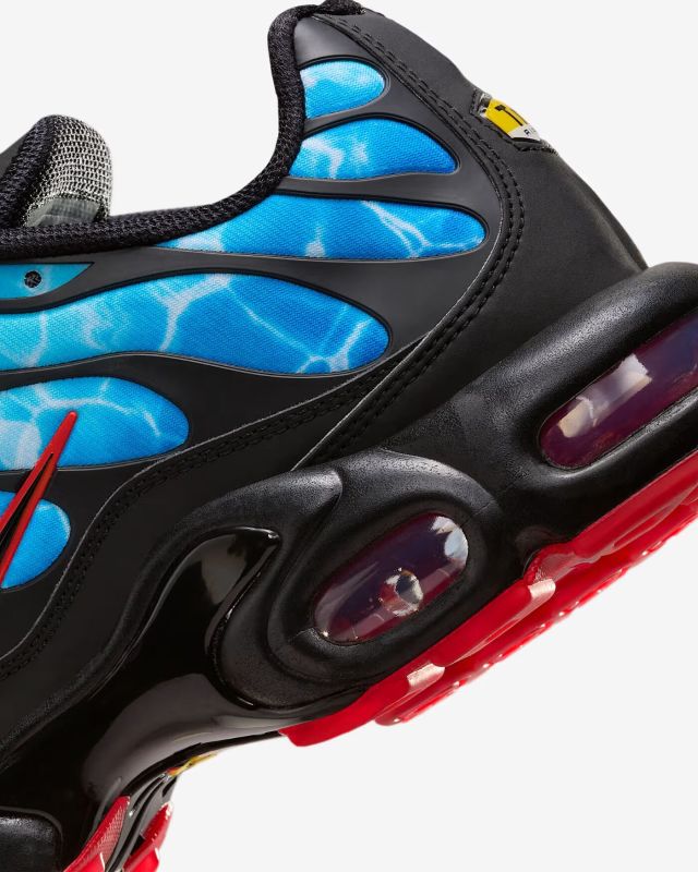 Кросівки Nike AIR MAX PLUS