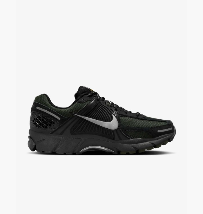 Кросівки Nike ZOOM VOMERO 5