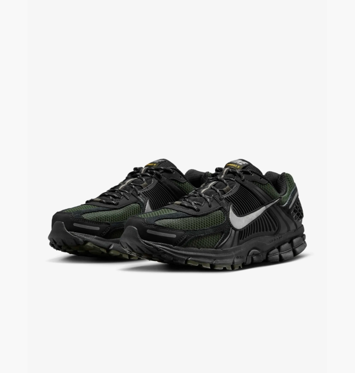 Кросівки Nike ZOOM VOMERO 5