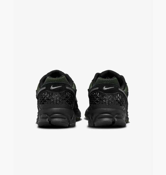 Кросівки Nike ZOOM VOMERO 5