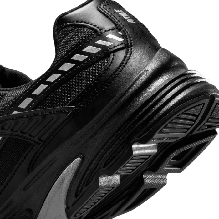 Кросівки Nike INITIATOR