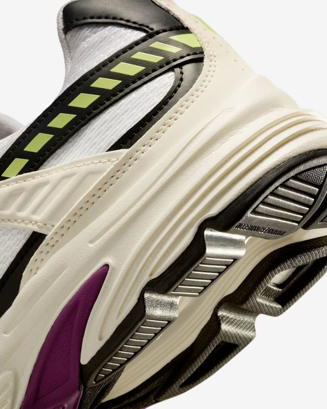 Кросівки Nike INITIATOR